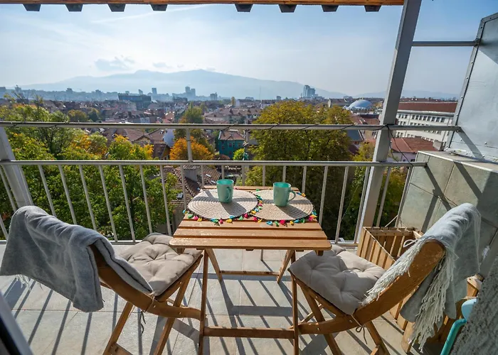 Bright 1bdr With Balcony דירה *