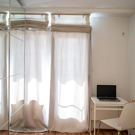 Bright 1bdr With Balcony * София