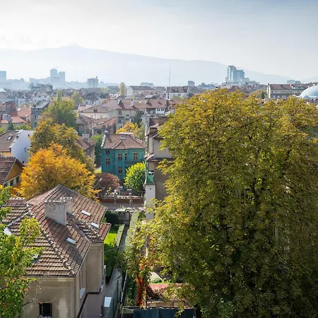 Bright 1bdr With Balcony *