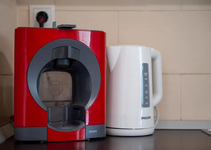 Bright 1bdr With Balcony